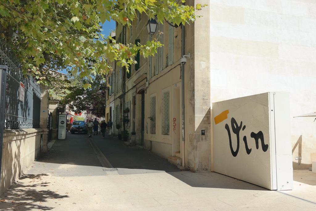 Arles Forum - Les Penitents Bleus Zimmer foto
